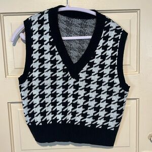 Houndstooth vest crop size small